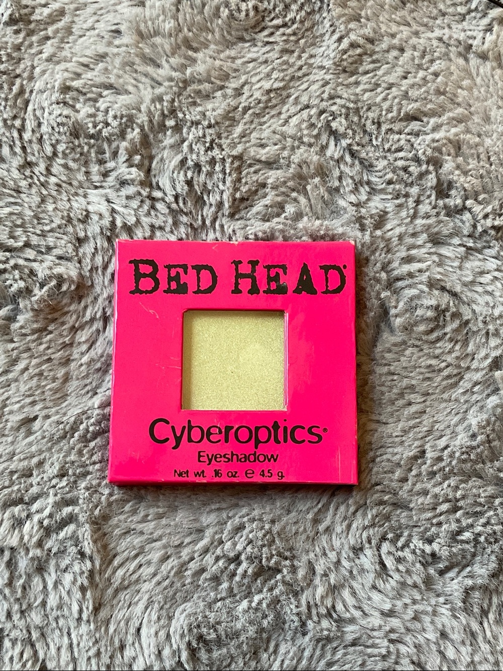 BedHead Cyberoptics Eyeshadow in Bright Lime